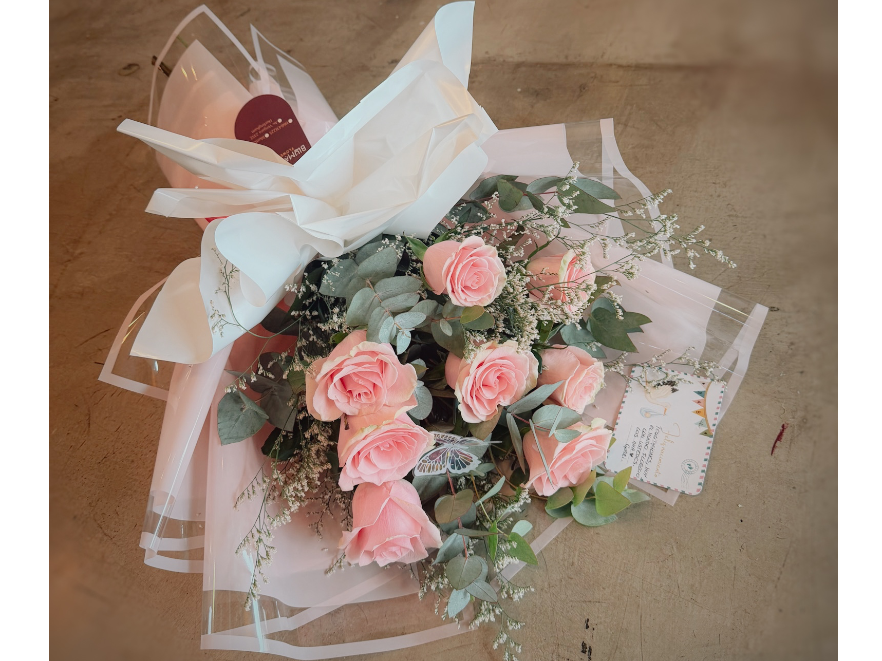 Ramo 8 Rosas importadas
