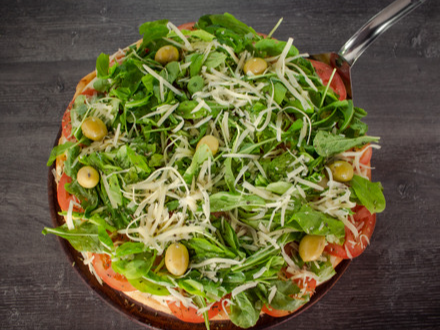 Grande Napolitana con Rúcula y parmesano