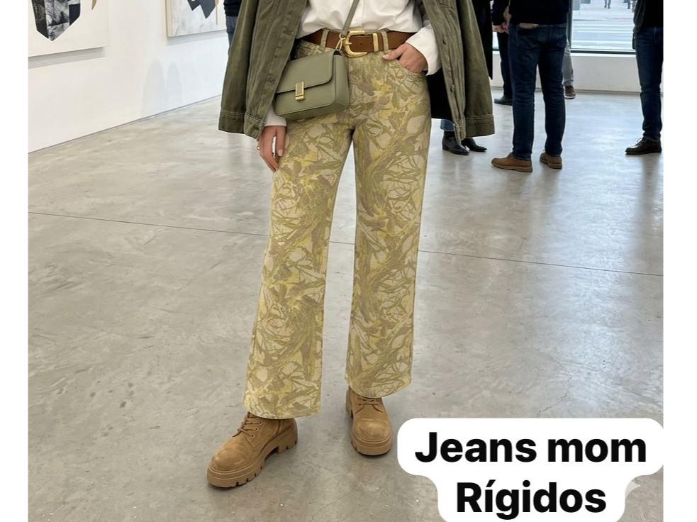 Jeans mom rígidos