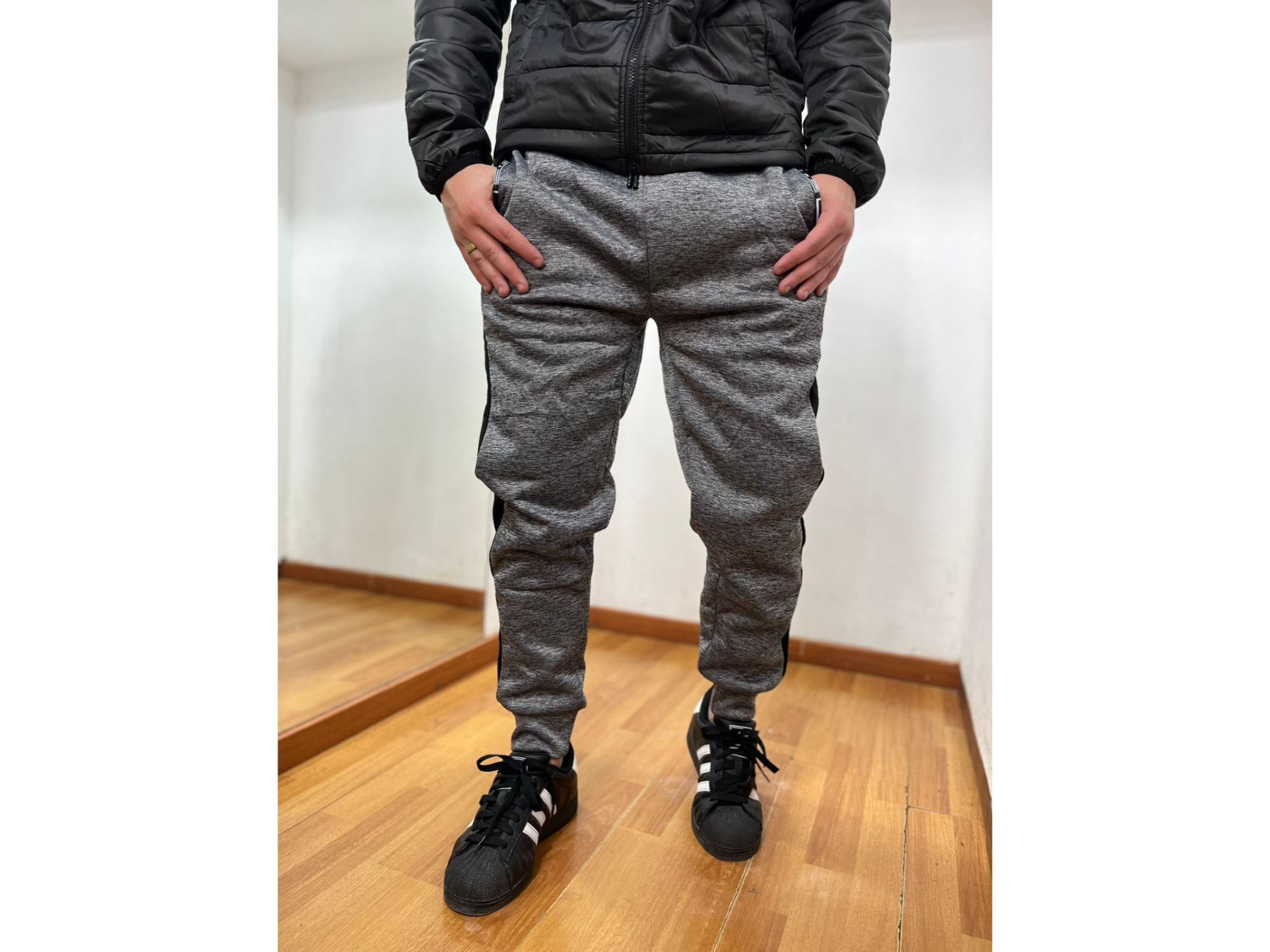 Jogging gaspeado con piel por dentro