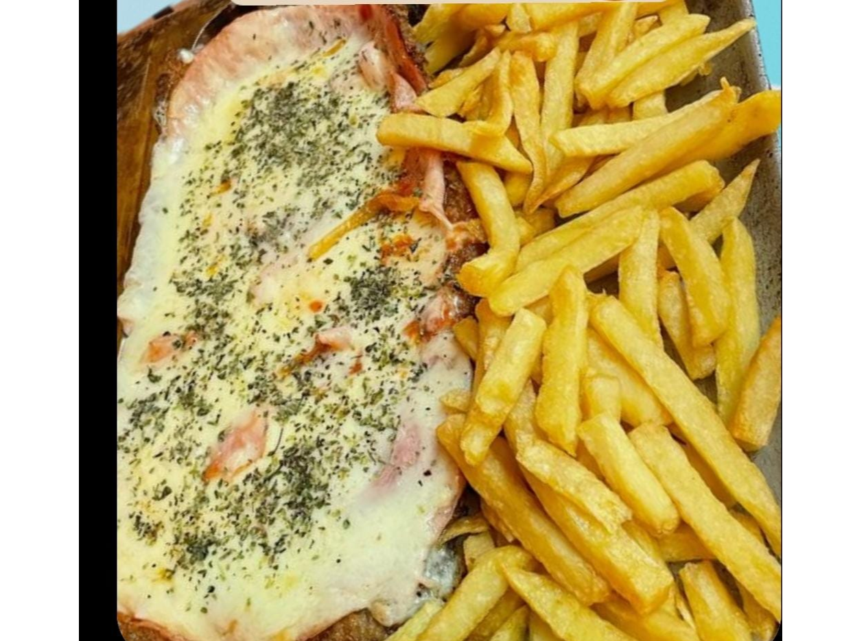 Milanesa a la pizza con fritas ( para 3 personas )
