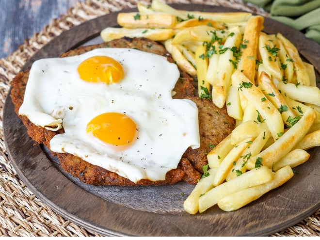 Milanesa a Caballo con GUARNICION