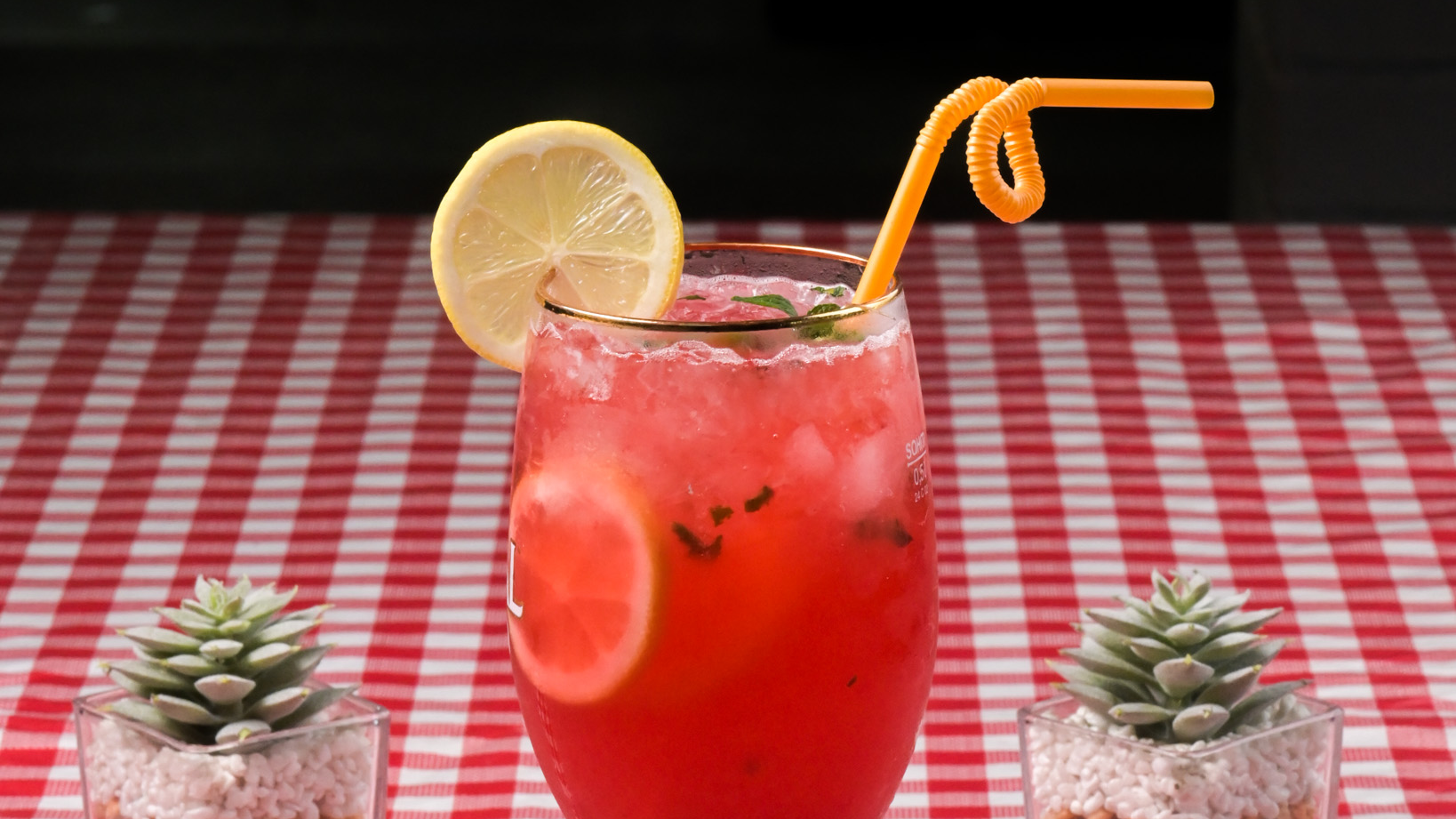 TRAGOS Y COCTELES