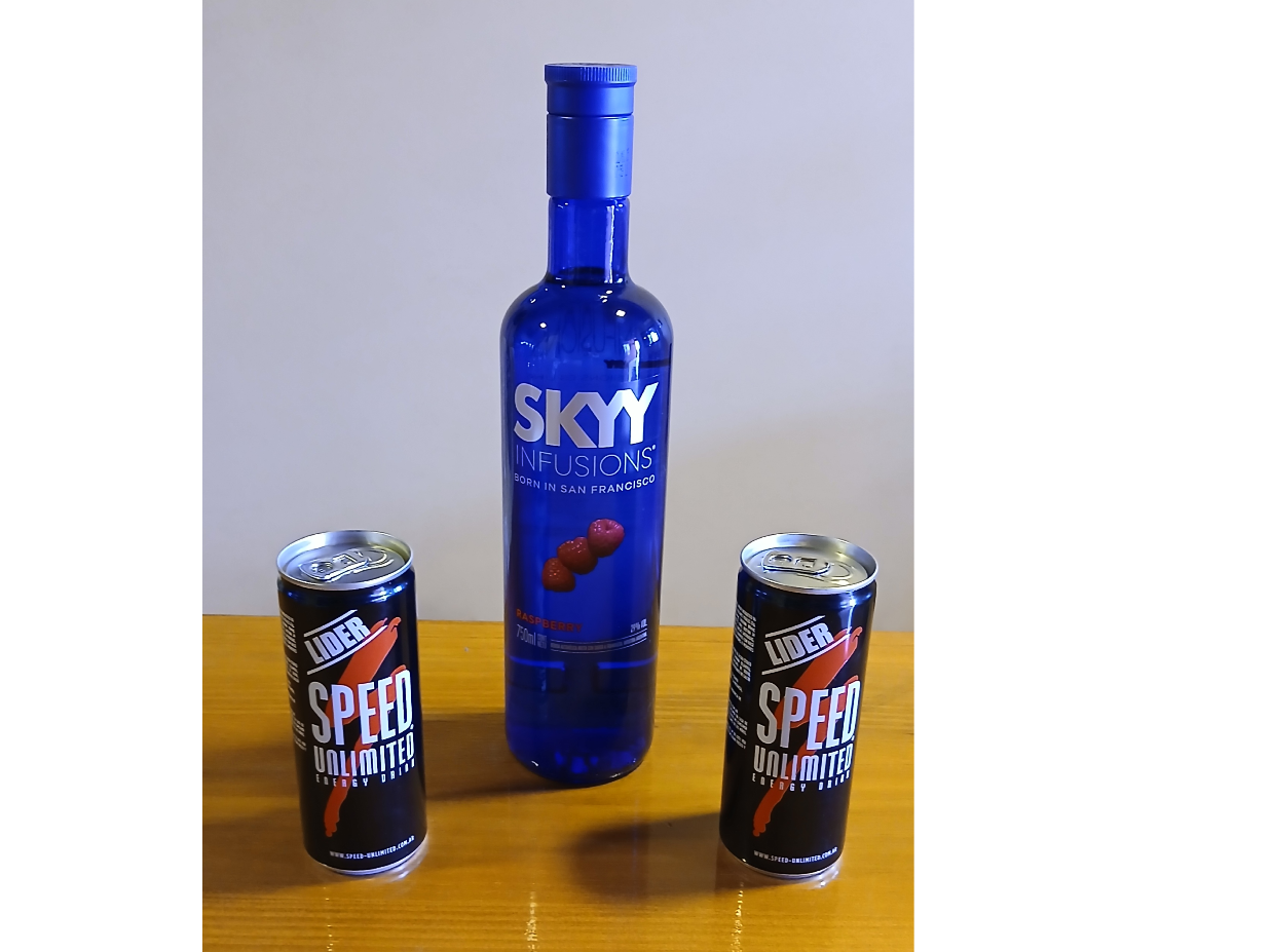 Combo Vodka Skyy  Raspberry 750 ml  + 2 Speed Unlimited 250 ml