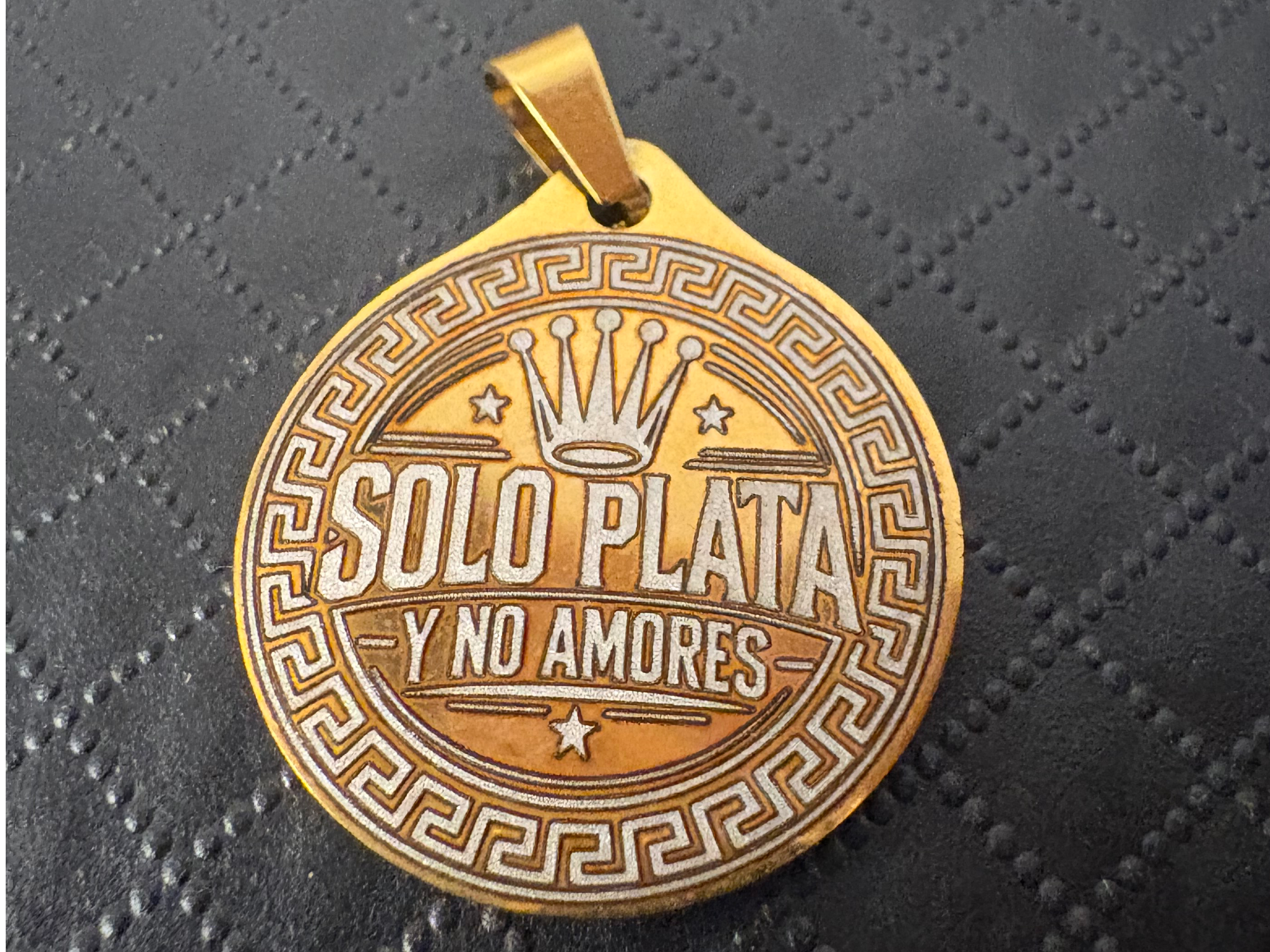 Solo Plata y No Amores ( ( Cadena de Regalo))