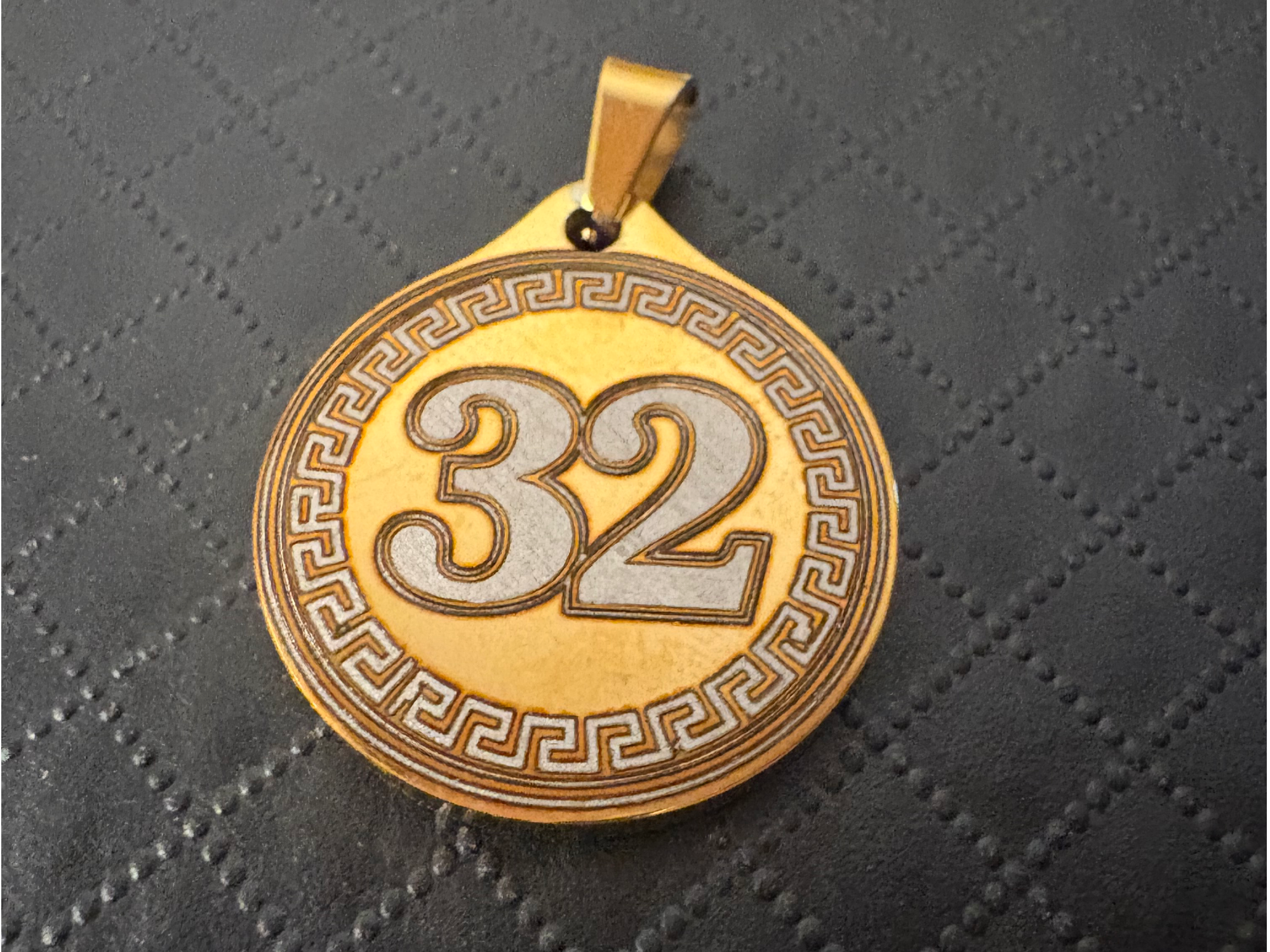 32 ( Cadena de Regalo)