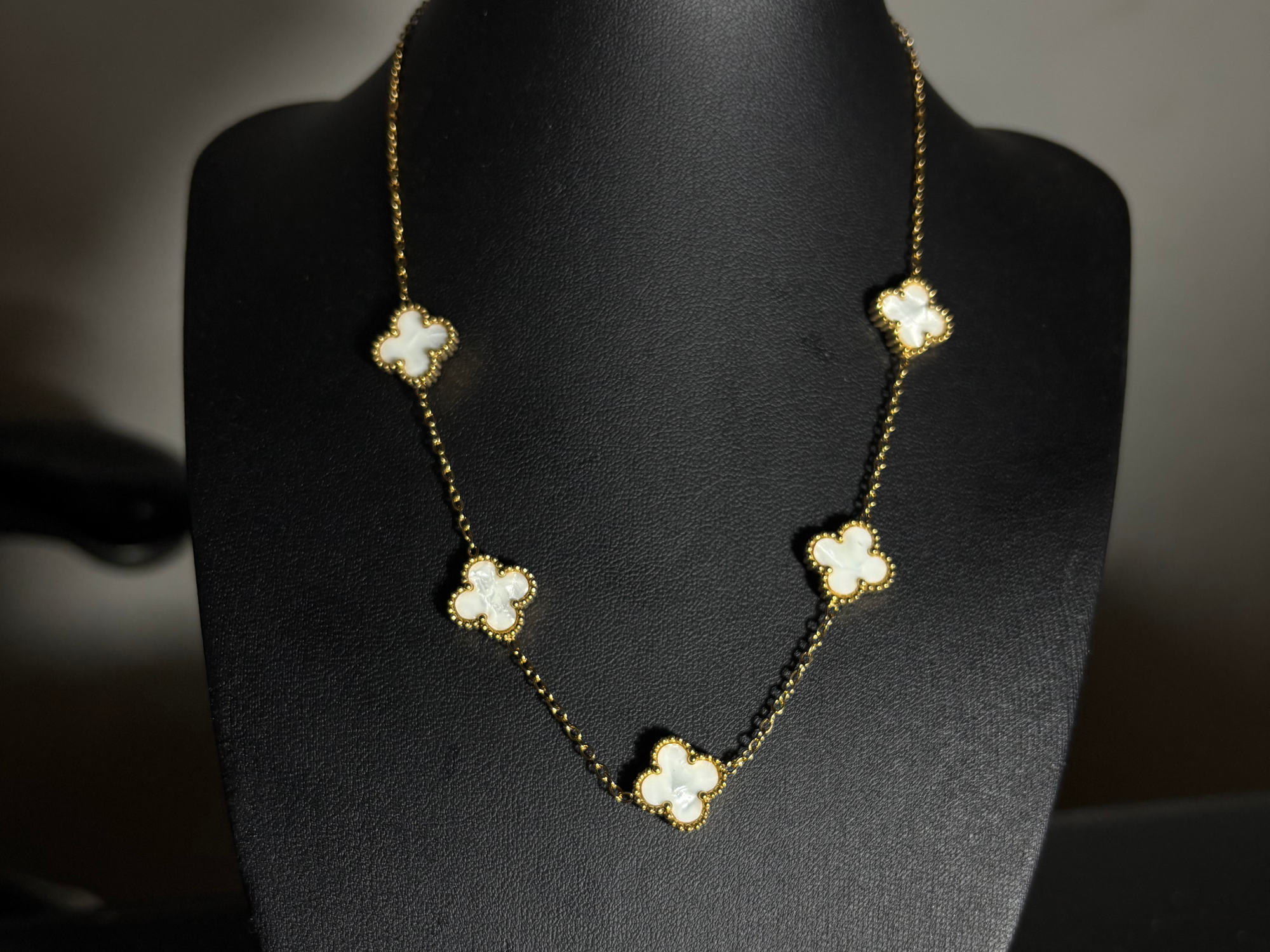 Van Cleef Blanca