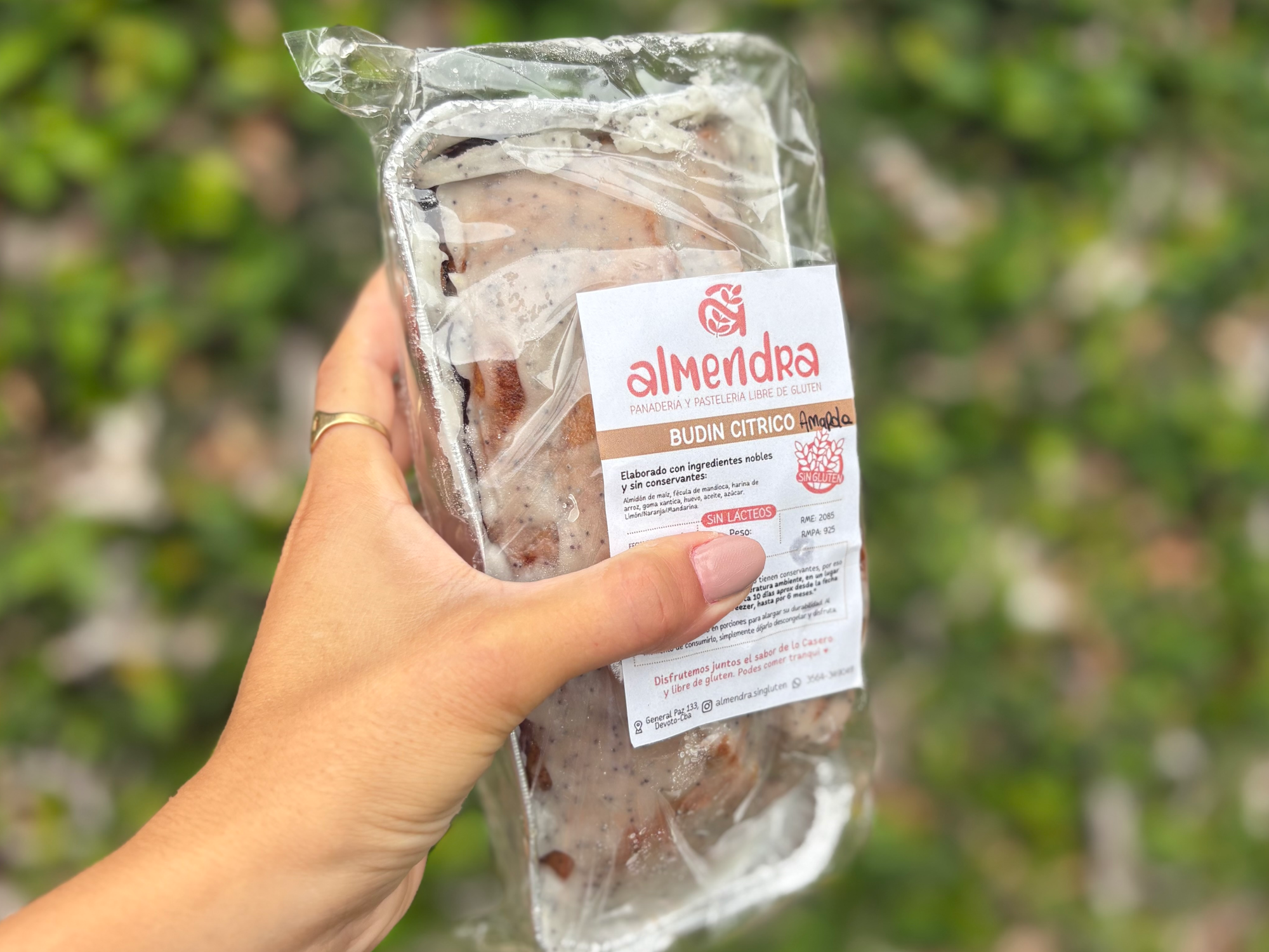 Budín cítrico con amapolas