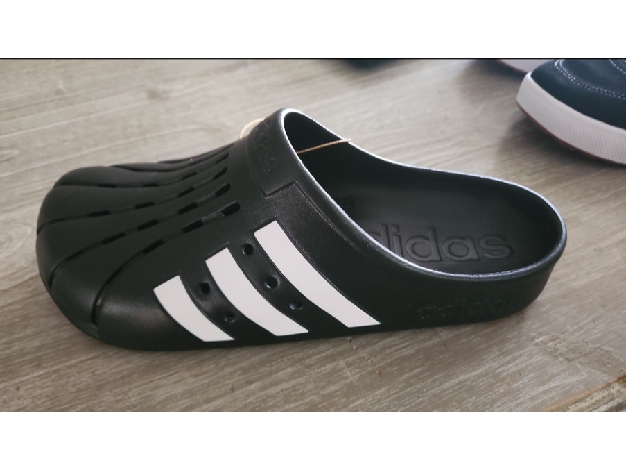 Adidas chancha talle 44