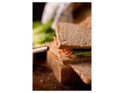 (1) SANDWICH DE MIGA NEGRO JyQ