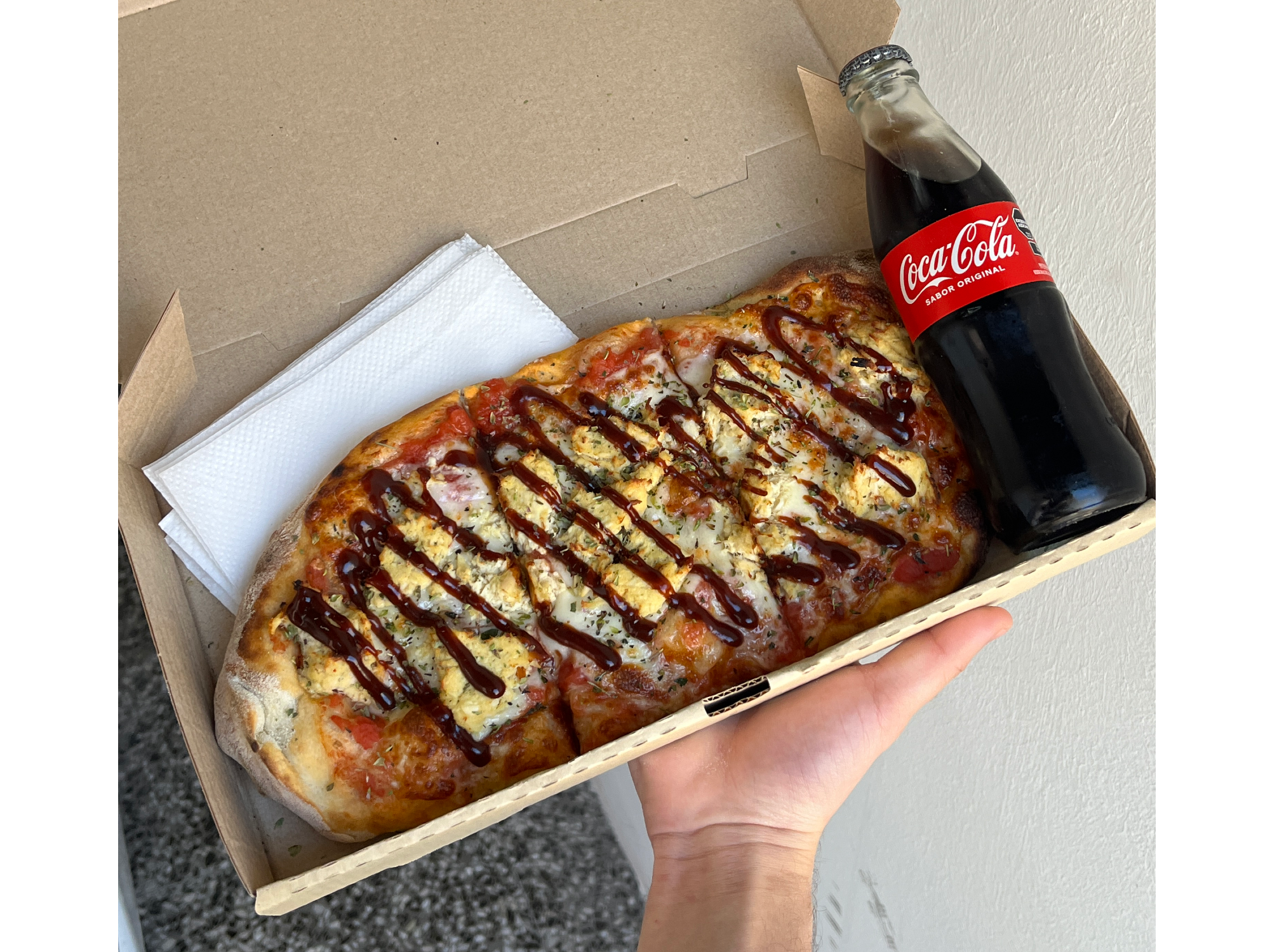 1 PIZZA INDIVIDUAL POLLO + 1 COCA DE VIDRIO