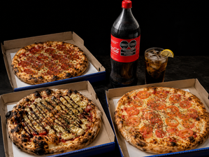 ELEGÍ 3 pizzas y LLÉVATE 1 COCA DE 1.5lt de REGALO! de NAPOLI