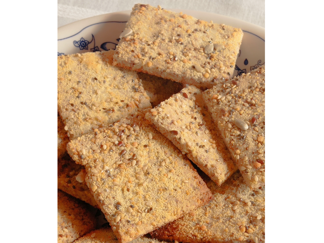 Crackers parmesano c/ semillas