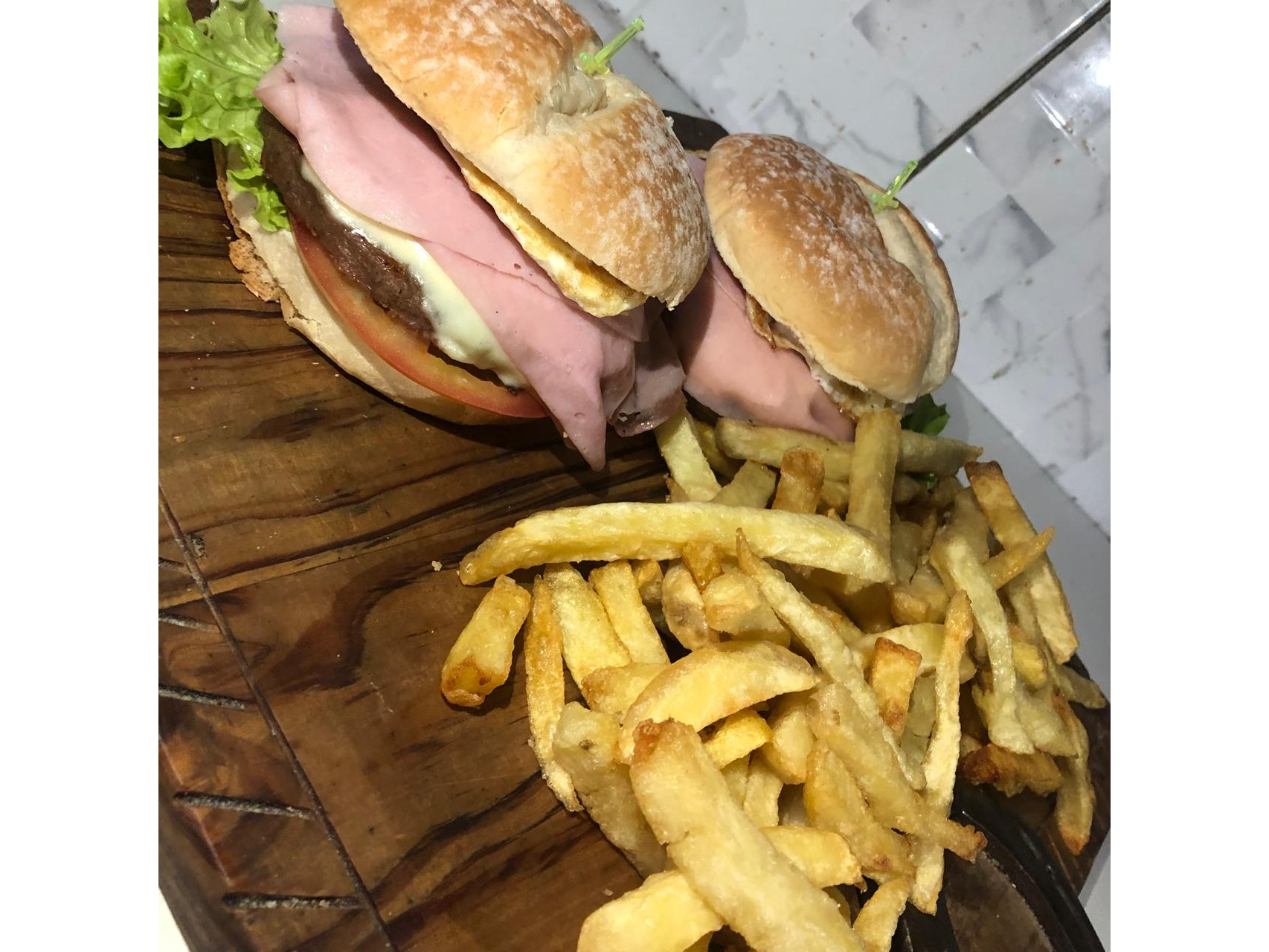 4 HAMBURGESAS