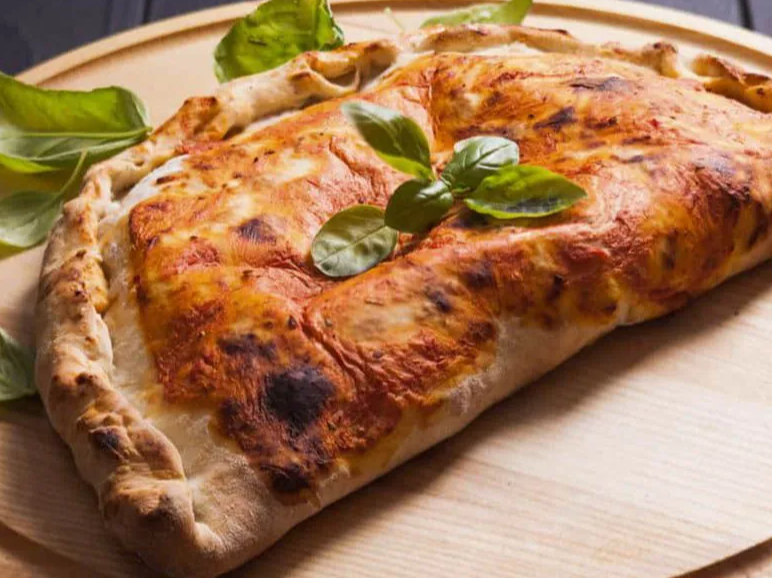 CALZONE NAPOLITANO