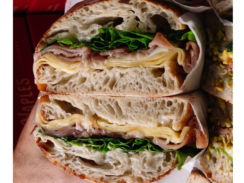 Sándwiches Focaccia Crudo