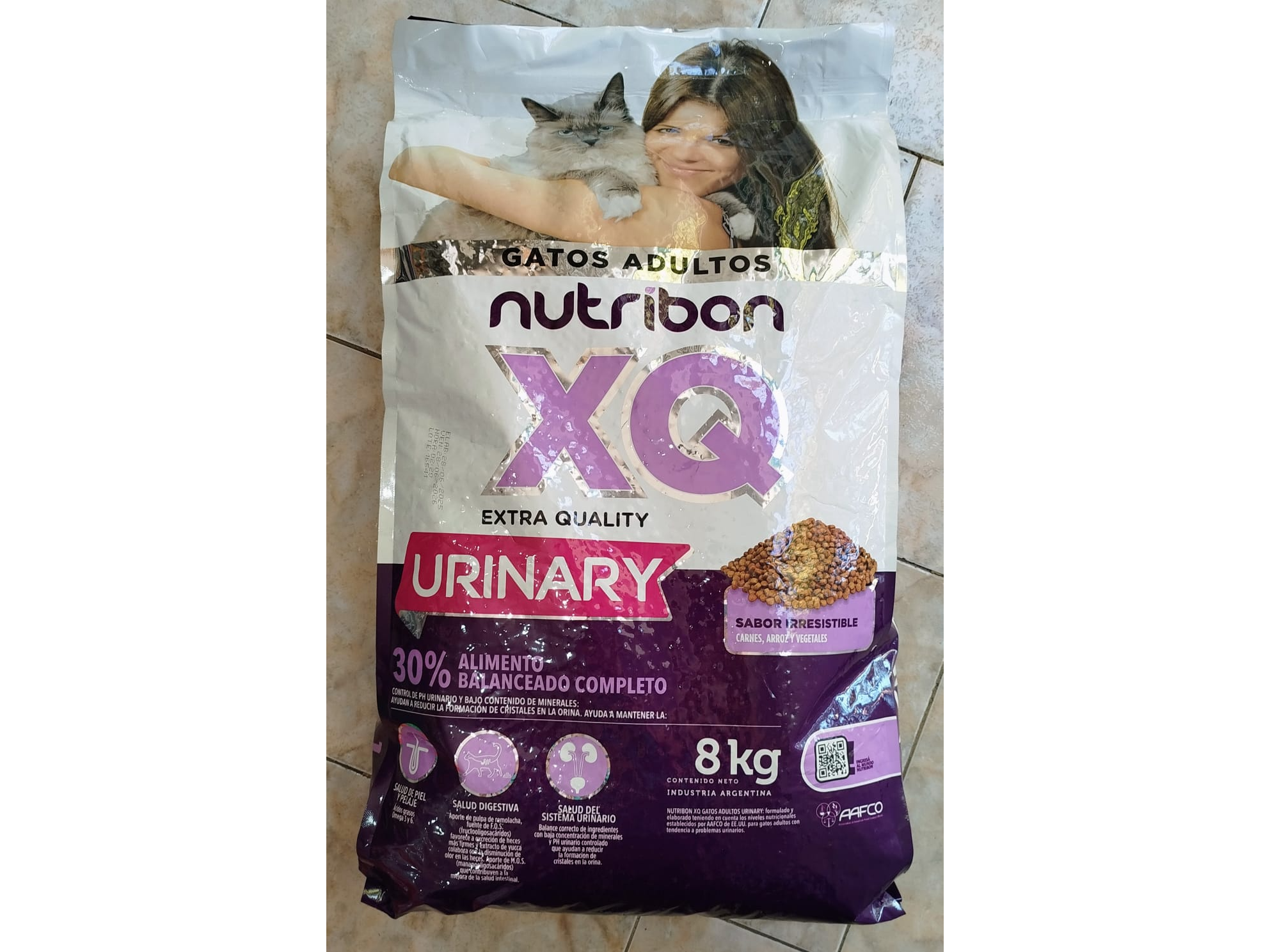 Alimento Balanceado para Gatos Adultos "Nutribon XQ" Urinary x 8kg