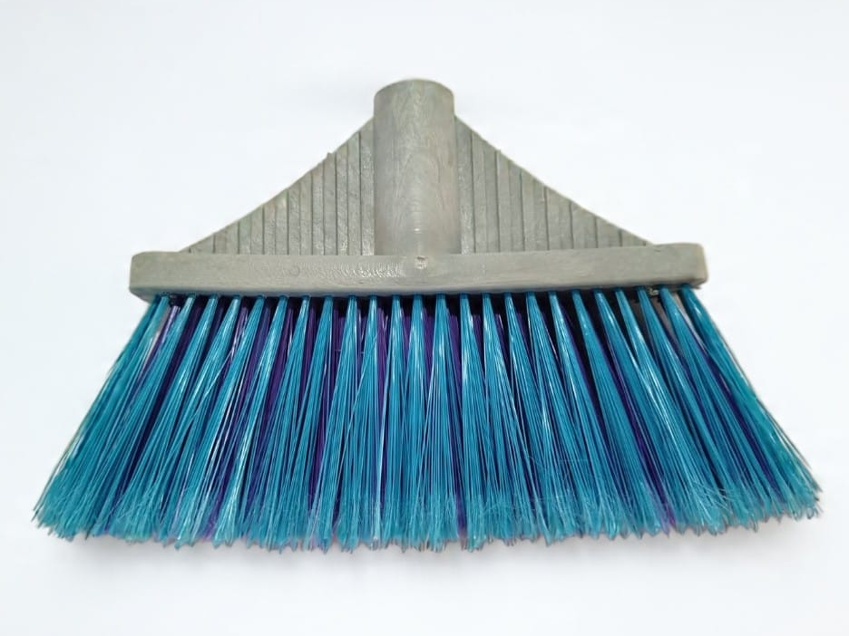 Escoba plástica
