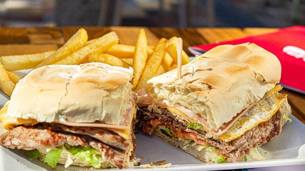 LOMITOS  sale con papas frita