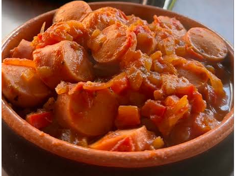 CASUELA DE SALCHICHAS