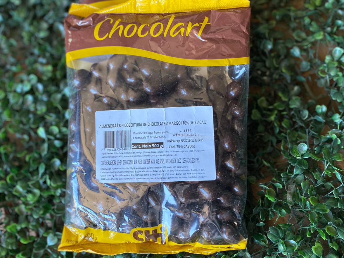 Almendras con cobertura de chocolate 70% cacao x 500 gr