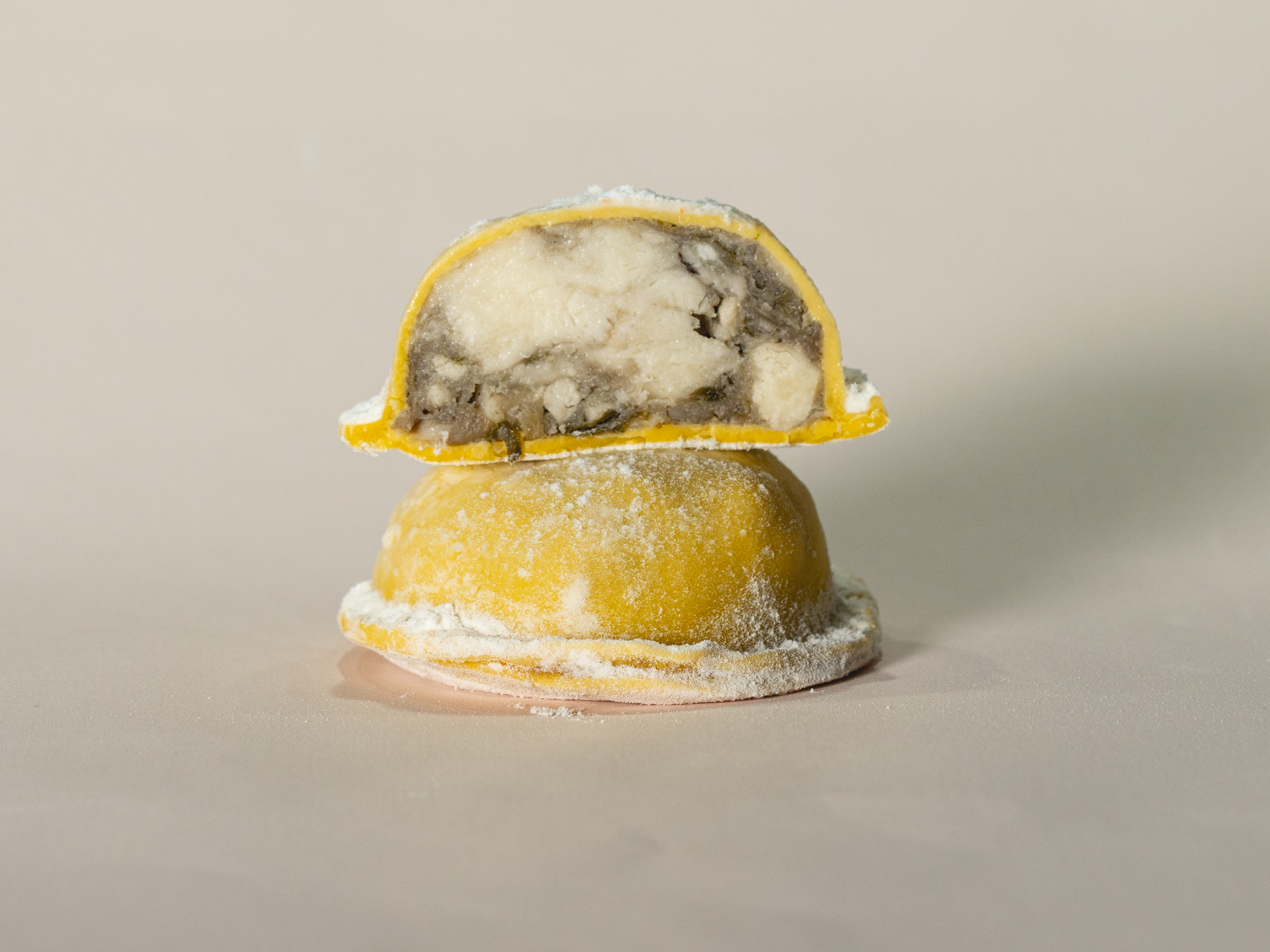 Sorrentino de hongos y queso
