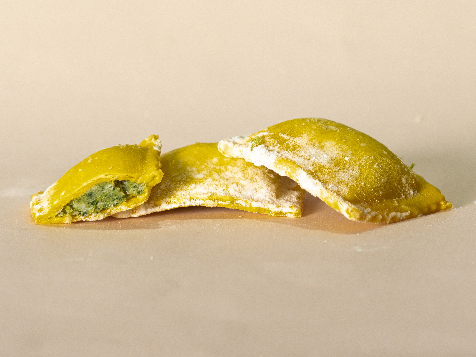 Raviol de espinaca y pollo