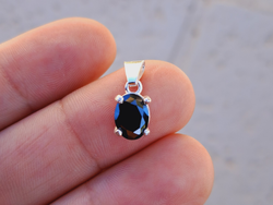 Dije cristal negro