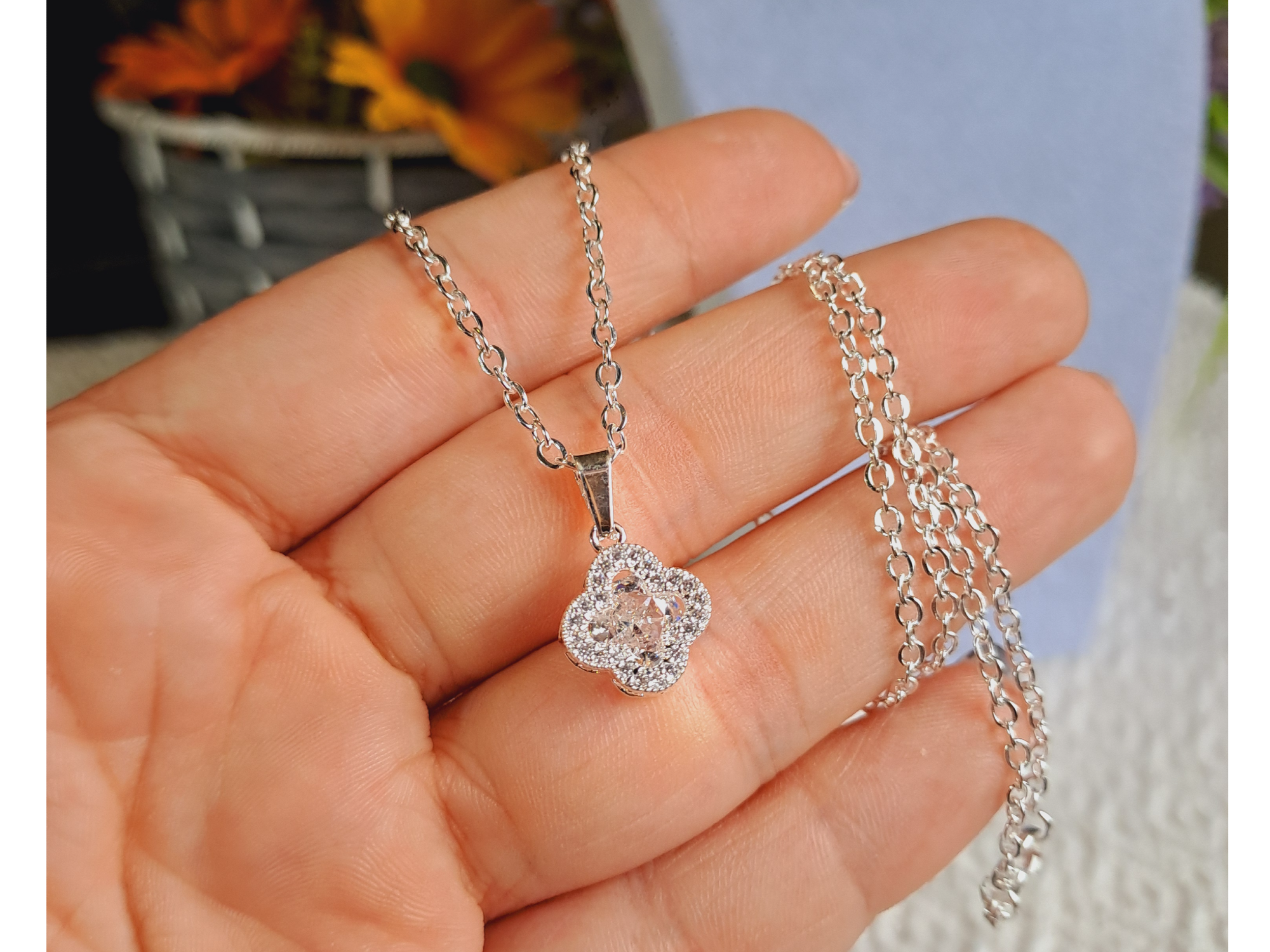 Collar Trebol blanco