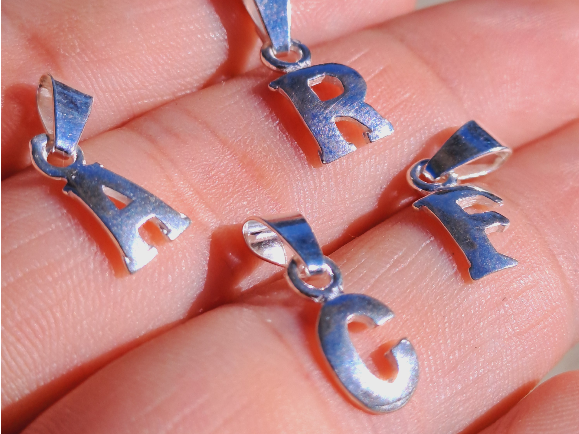 Dijes letritas lisas