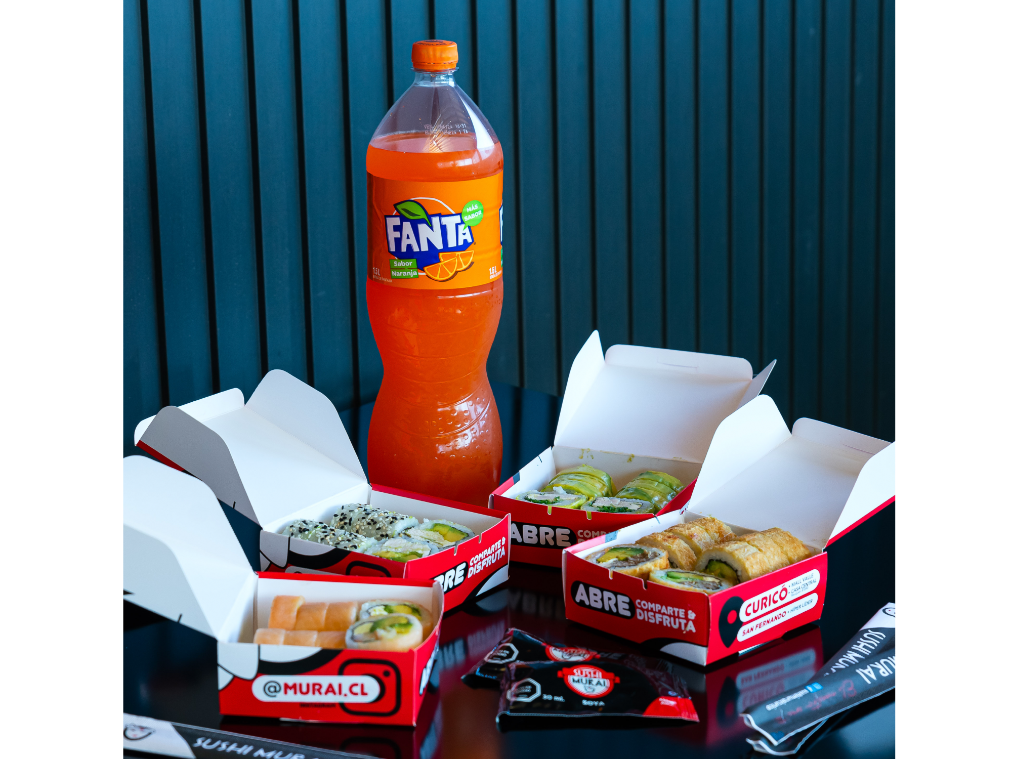 4 Rolls + Bebida 1,5 lts