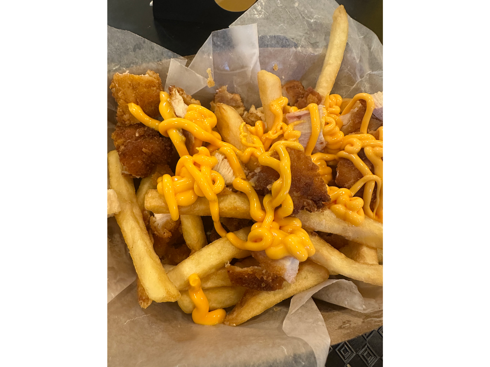 POLLO TROZADO Y PAPAS CON CHEDDAR 10