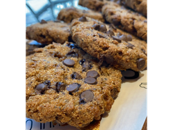 COOKIES 100% INTEGRALES CON PASAS Y CHOCO SEMI AMARGO. VEGANAS!