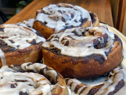 ROLL DE CANELA SEMI INTEGRAL CON MANZANA