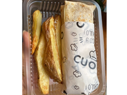 BURRITO DE CARNE Y BARBACOA CON PAPAS Y ZANAHORIAS AL HORNO