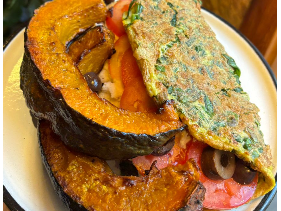 OMELETTE VEGGIE CON PAPAS AL HORNO
