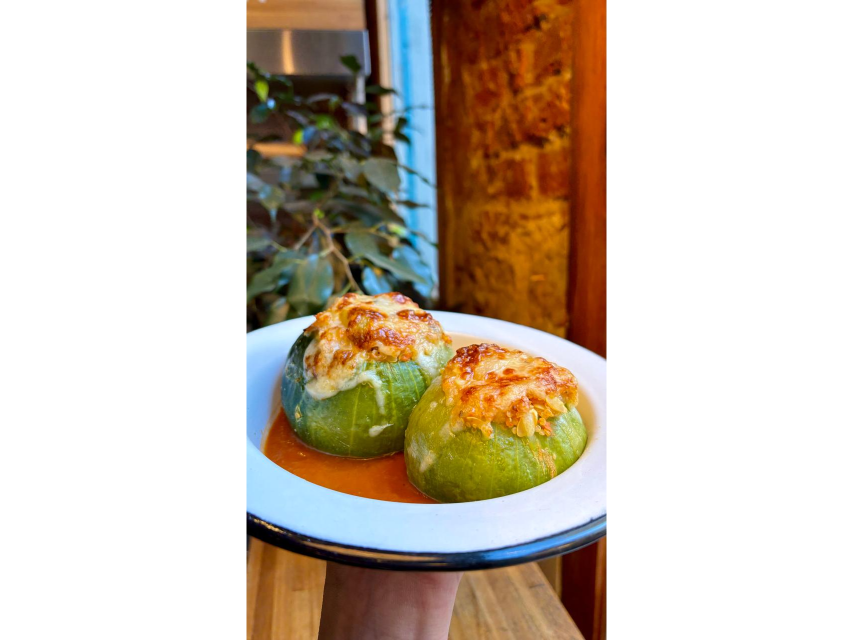 ZAPALLITOS RELLENOS GRATINADOS CON  QUESO