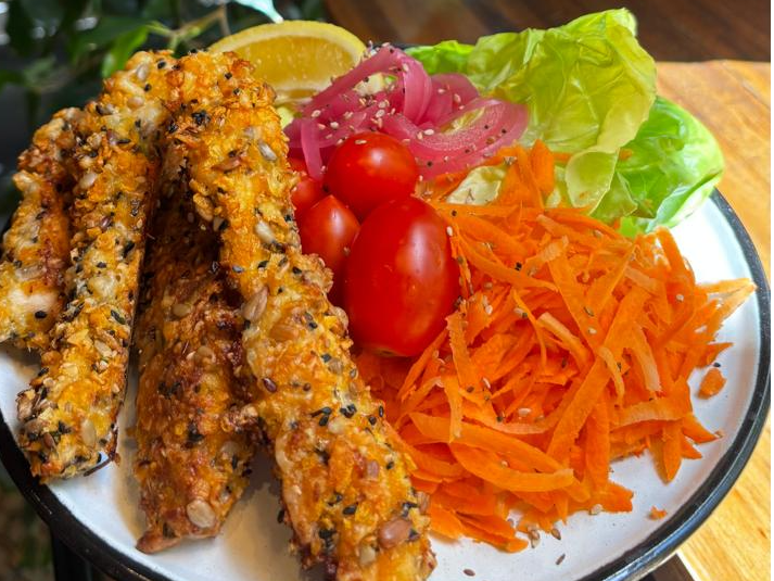 PECHUGUITAS CROCANTES CON PURÉ DE PAPA Y CALABAZA