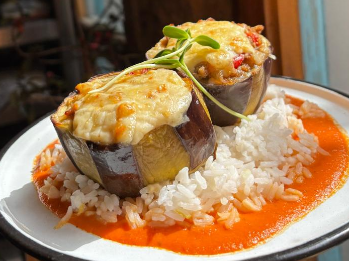 BERENJENAS RELLENAS CON CARNE GRATINADAS
