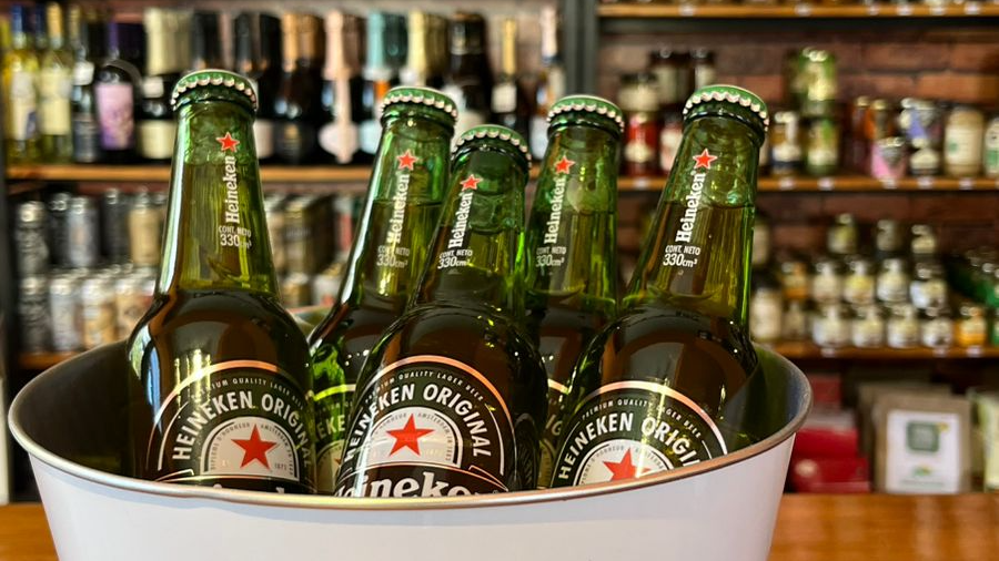 VINOS Y CERVEZAS