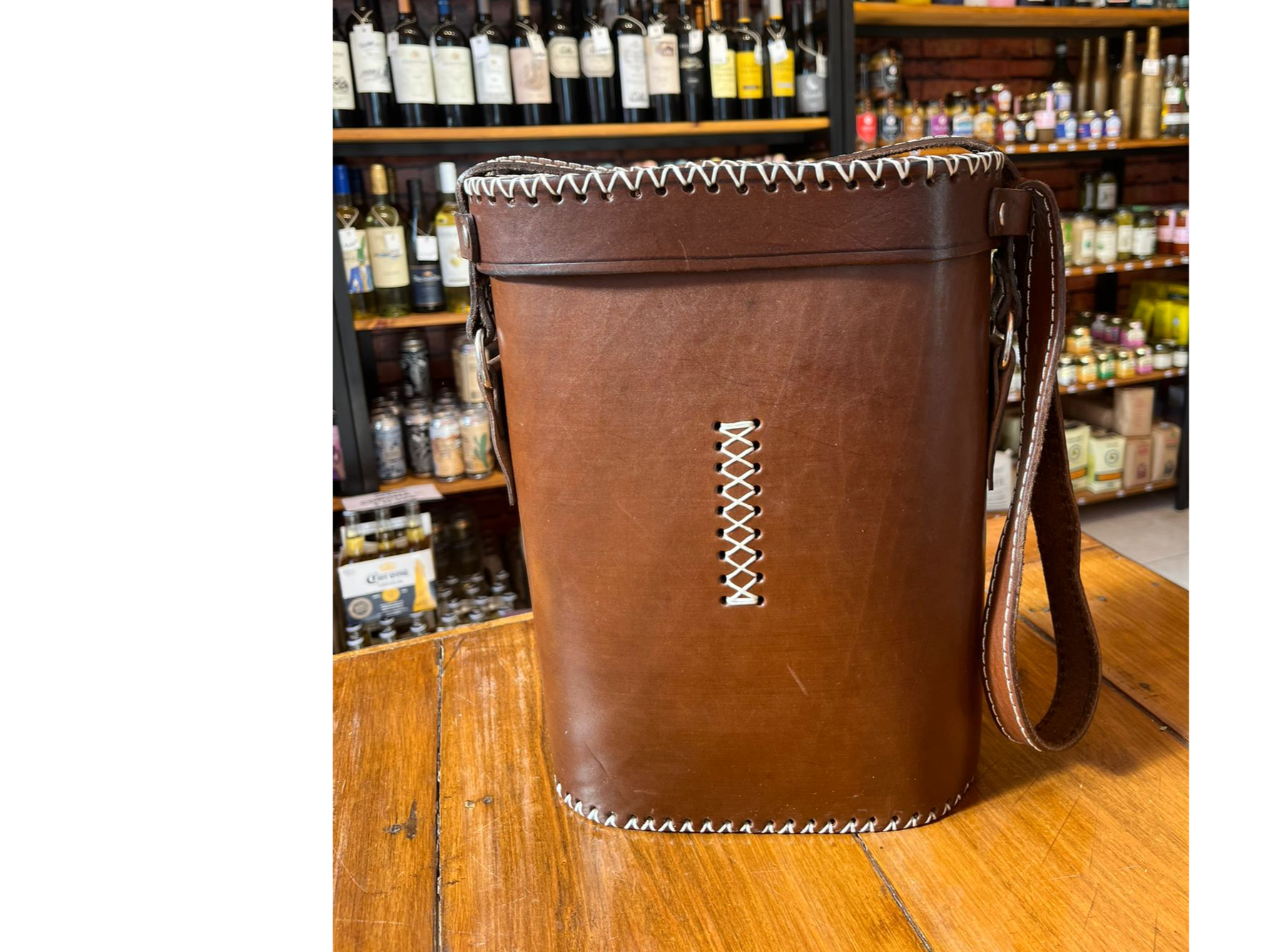 Bolso tradicional matero de cuero
