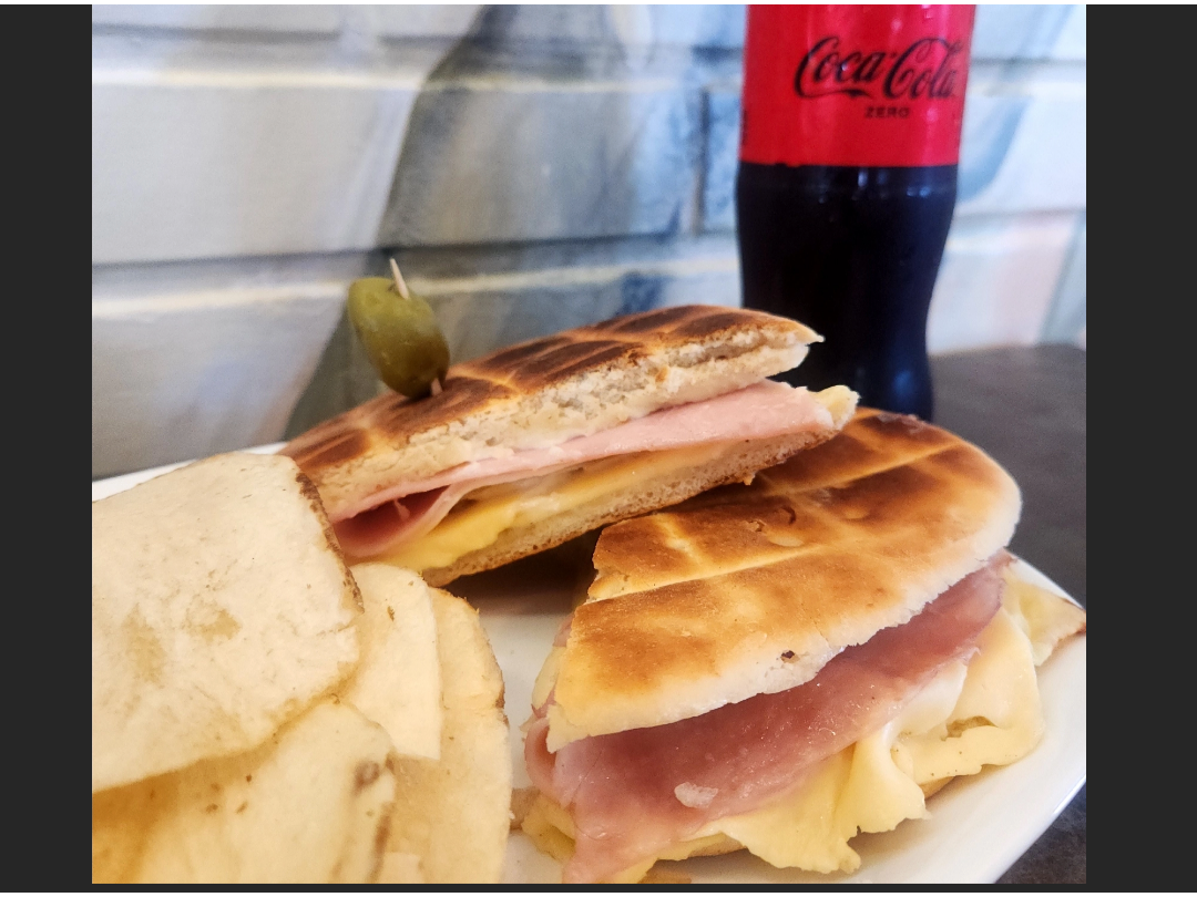 Especial de pan árabe + gaseosa