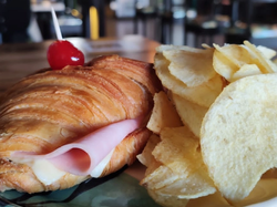 CROISSANT C/ JAMON Y QUESO