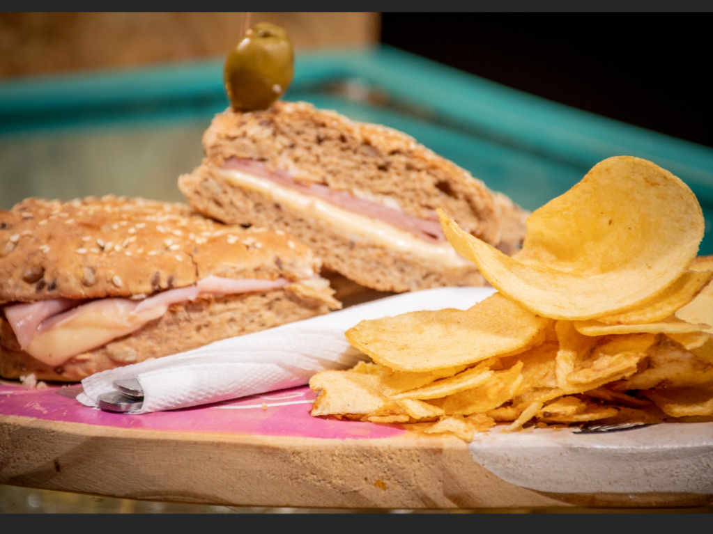 N°1 SÁNDWICH JAMON Y QUESO
