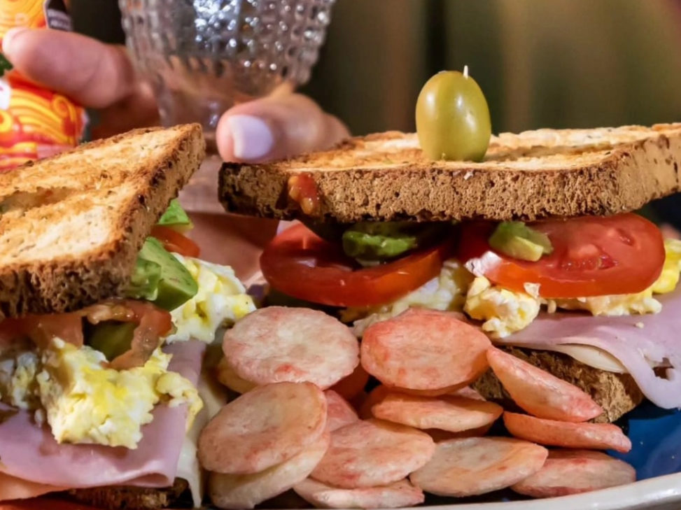 N°3 SÁNDWICH COMPLETÍSIMO