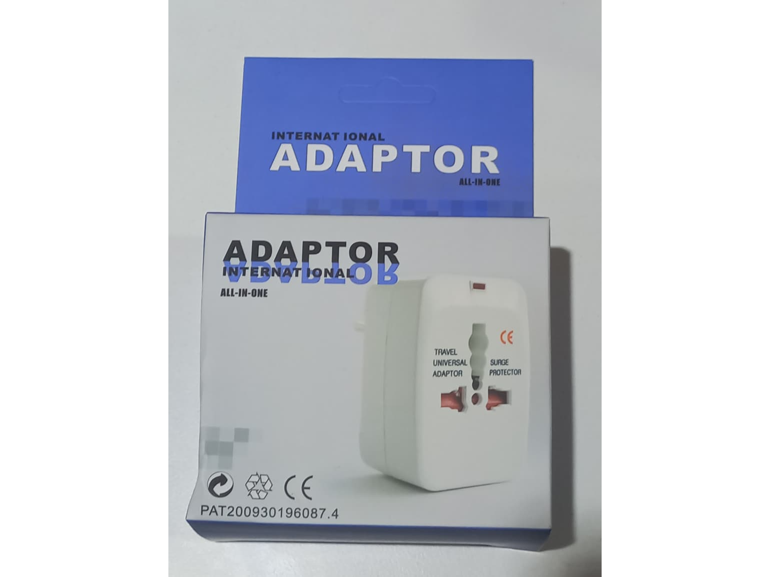Adaptador enchufe universal de viaje