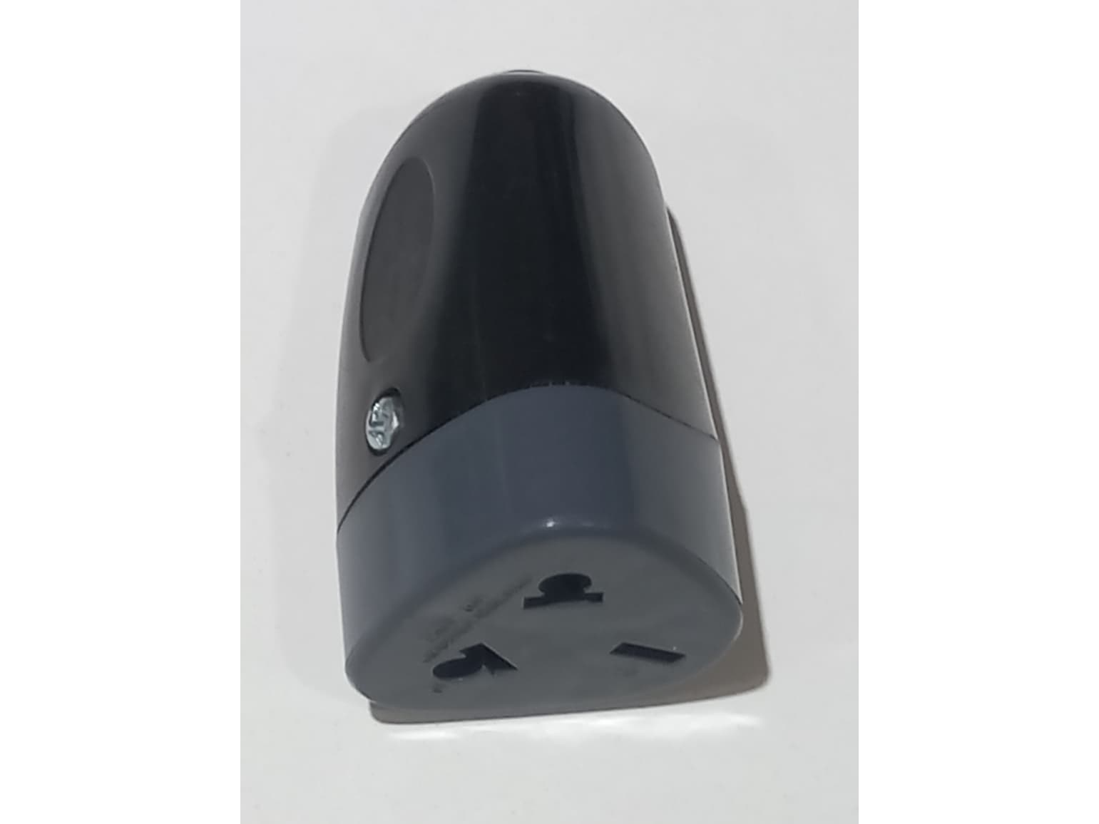 Ficha hembra negro y gris
