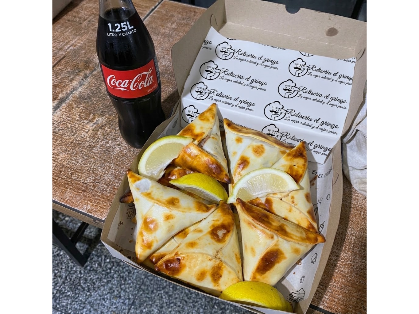PROMO 2 DOCENAS DE EMPANADA + GACEOSA DE 1 L 1/4