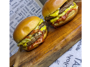 BURGER CUARTO DE LIBRA de ROTISERIA EL GRINGO