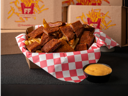 Milanesa Troceada Para 1 Con Guarnicion De Fritas Caseras Y DIP XL